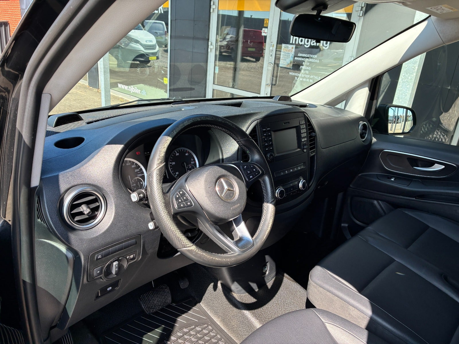 Sort Mercedes Vito 114 fra 2018