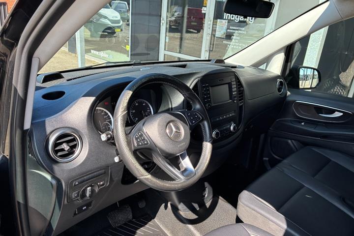 Sort Mercedes Vito 114 fra 2018