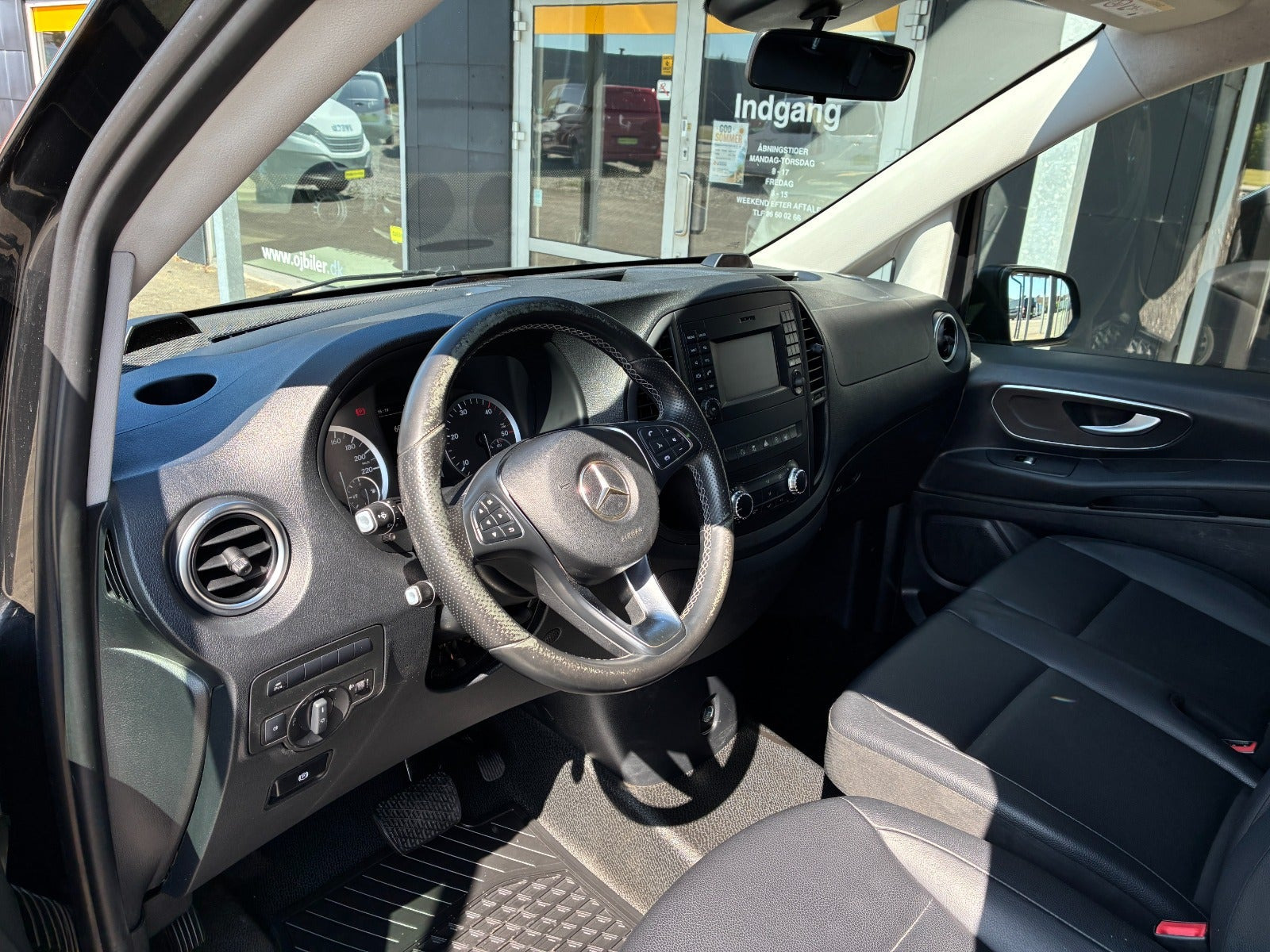 Sort Mercedes Vito 114 fra 2018