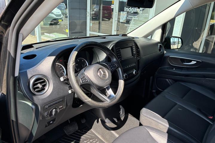Sort Mercedes Vito 114 fra 2018