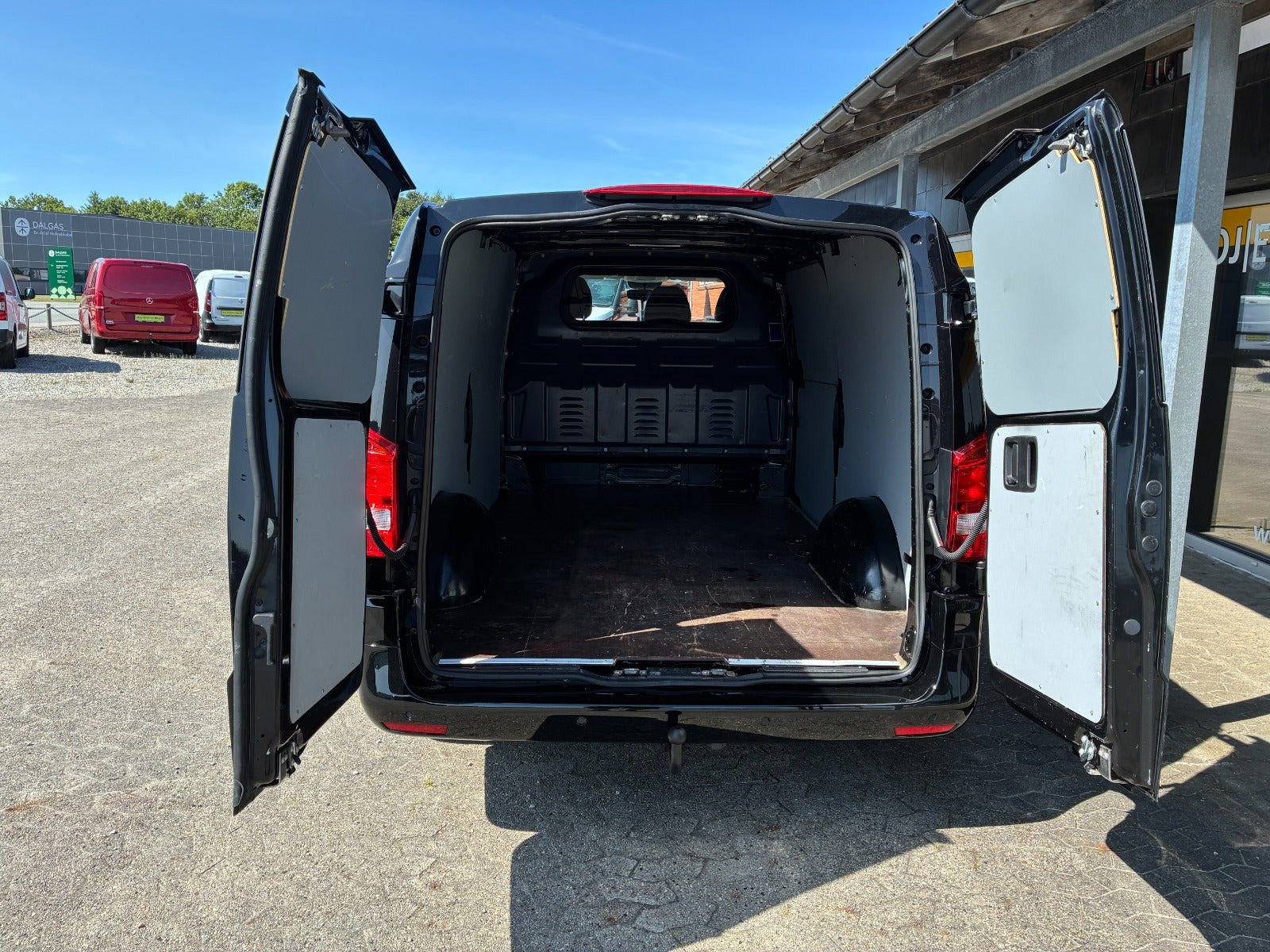 Sort Mercedes Vito 114 fra 2018