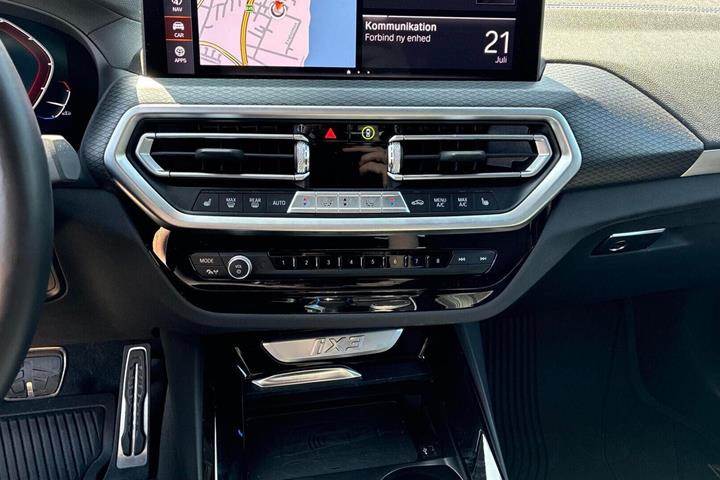 Sort BMW iX3 fra 2022