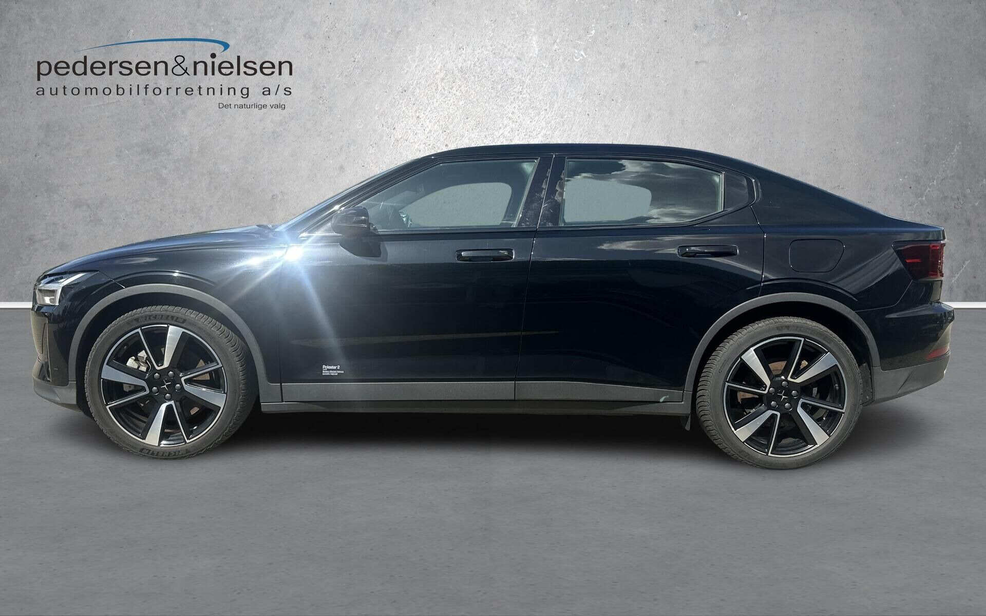 Sort Polestar 2 fra 2023