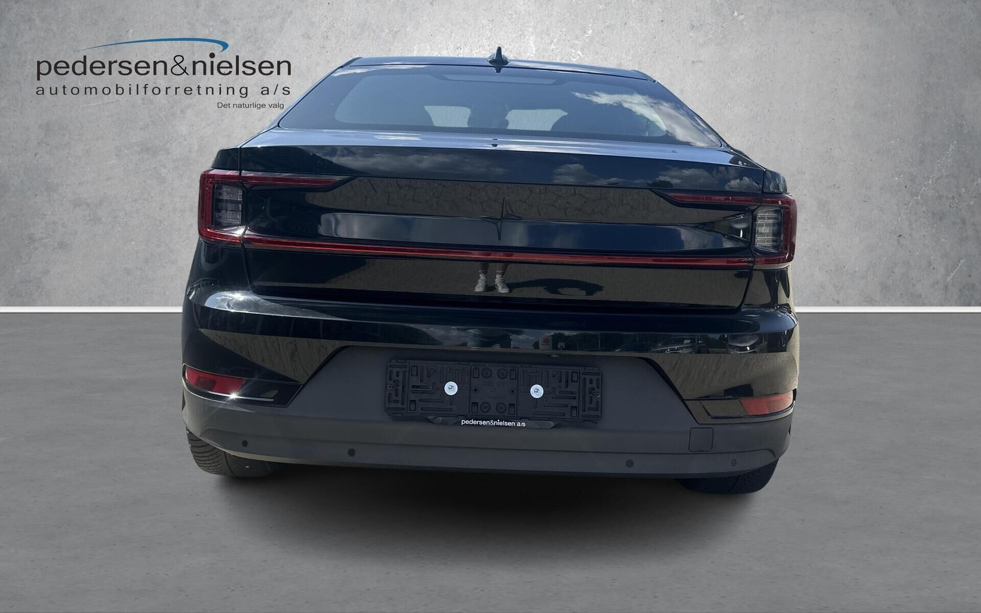 Sort Polestar 2 fra 2023