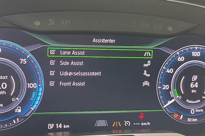 Grå VW Passat fra 2017