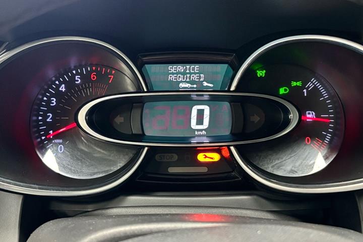 Grå Renault Clio fra 2017