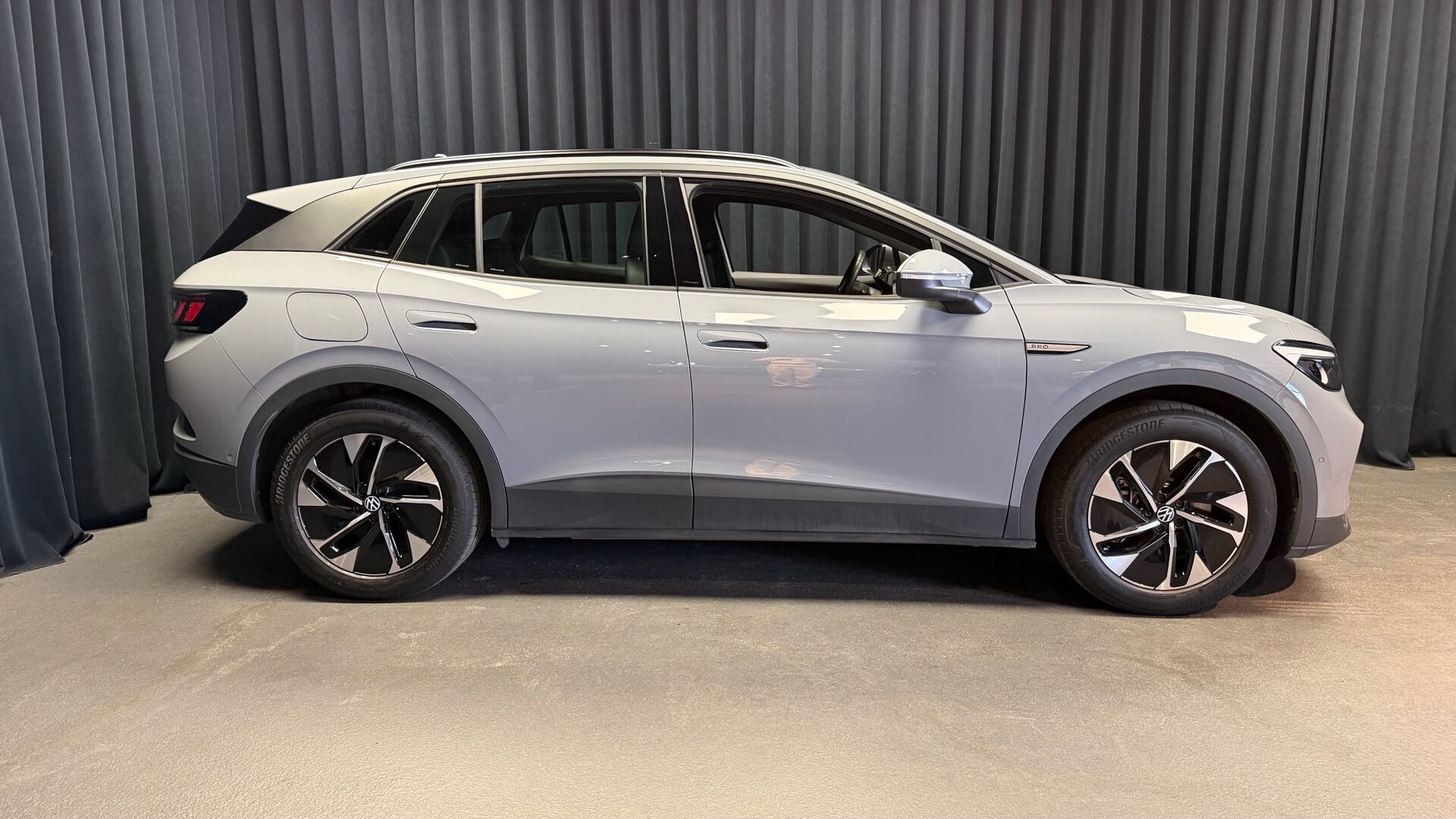 Grå VW ID.4 fra 2023