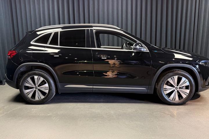 Sort Mercedes EQA 250 fra 2022