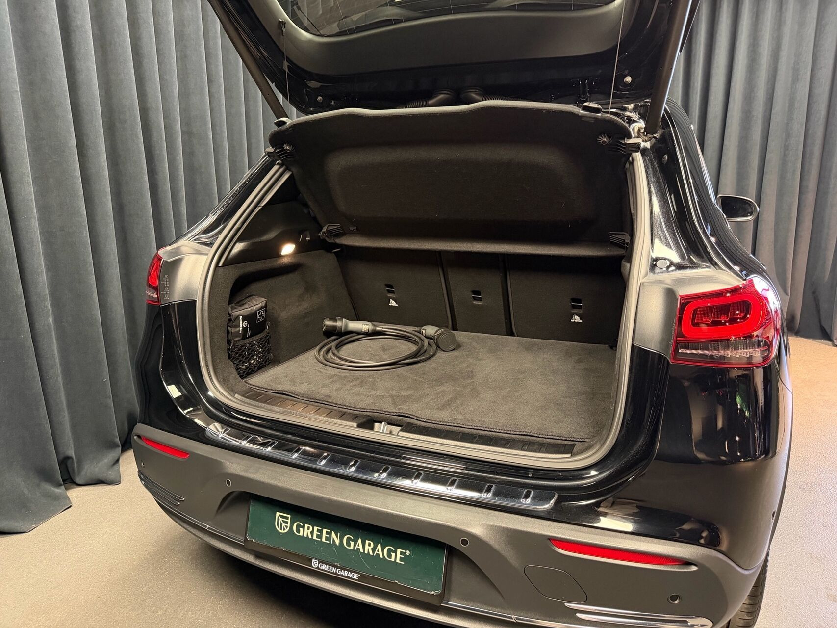 Sort Mercedes EQA 250 fra 2022