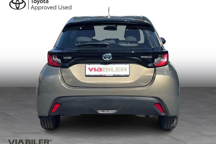 Bronze Toyota Yaris fra 2022
