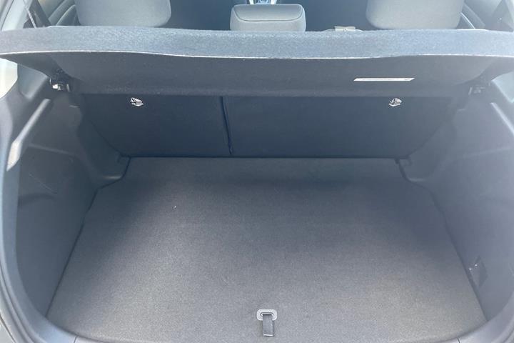 Bronze Toyota Yaris fra 2022