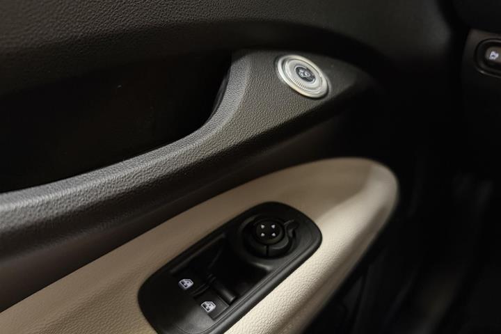 Hvid Fiat 500e fra 2023