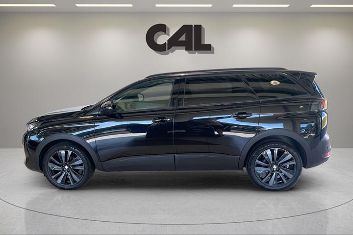 Sort Peugeot 5008 fra 2024