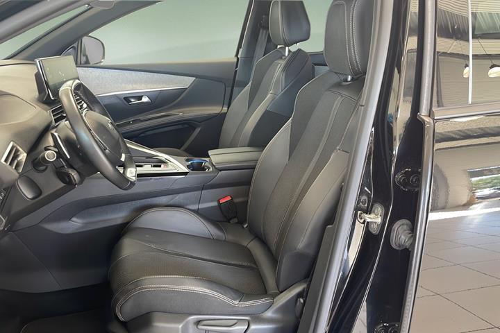 Sort Peugeot 5008 fra 2024