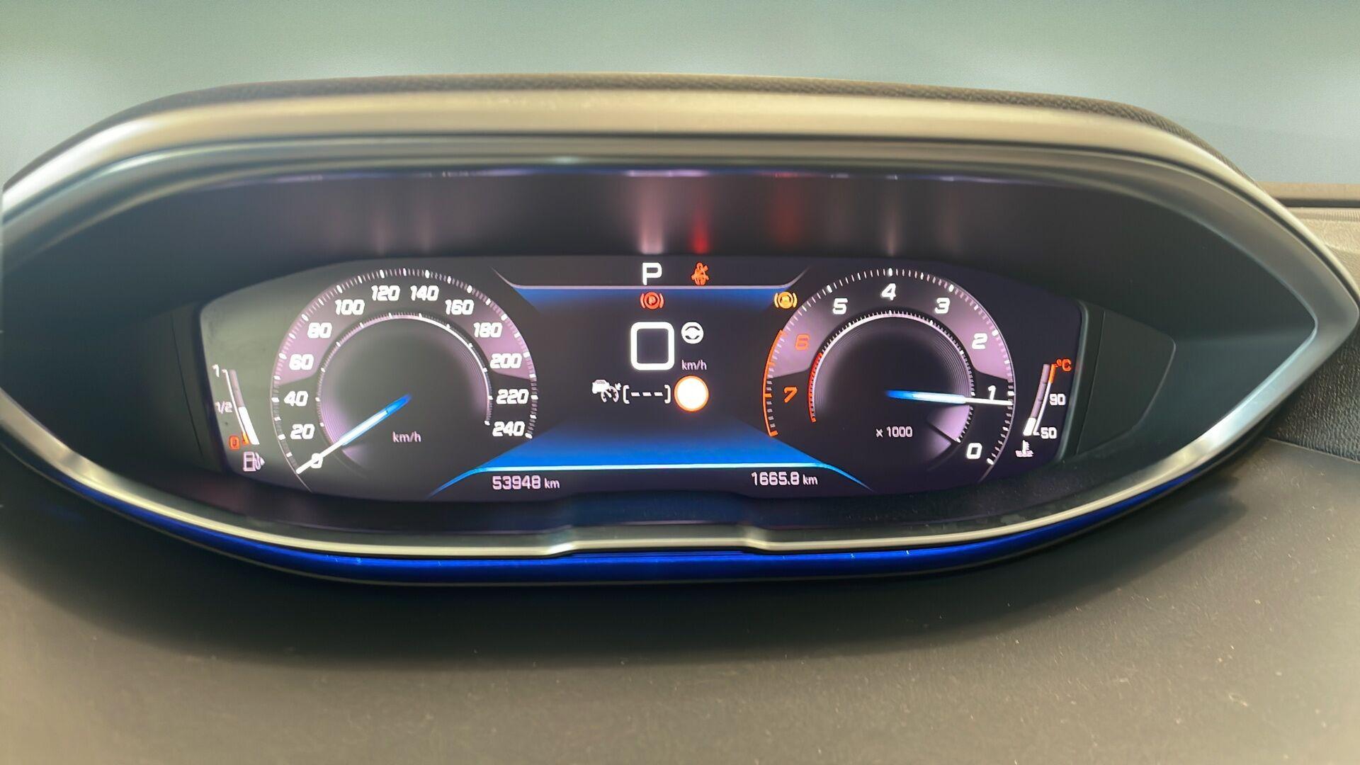 Sort Peugeot 5008 fra 2024