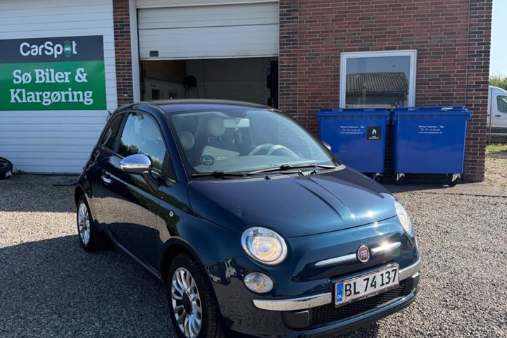 Blå Fiat 500 fra 2008