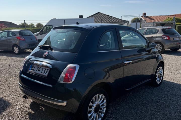 Blå Fiat 500 fra 2008