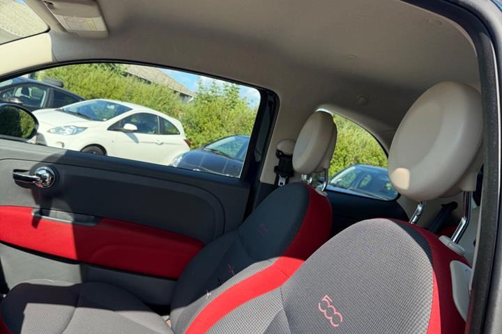 Blå Fiat 500 fra 2008