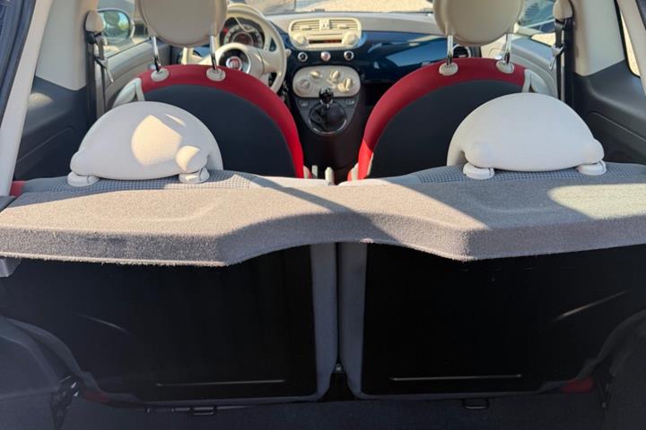 Blå Fiat 500 fra 2008