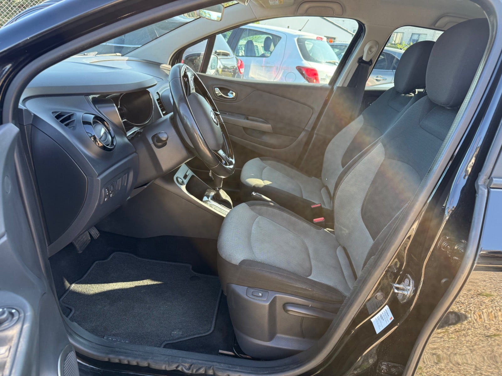 Sort Renault Captur fra 2014