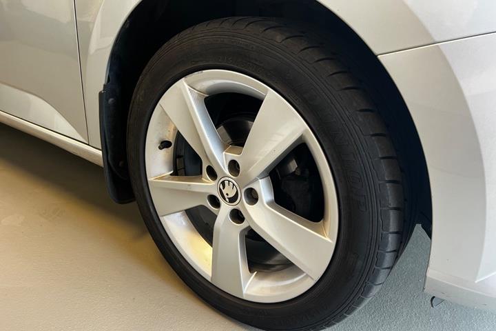 Sølv Skoda Fabia fra 2020