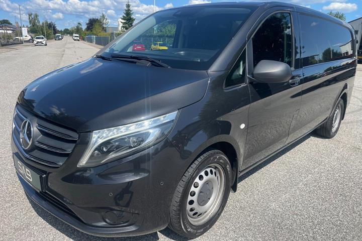 Sort Mercedes Vito 119 fra 2021