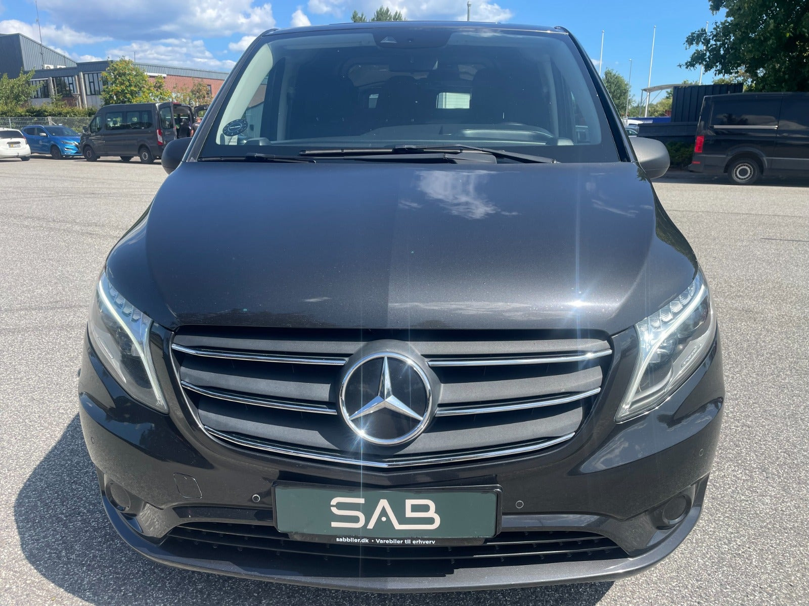 Sort Mercedes Vito 119 fra 2021