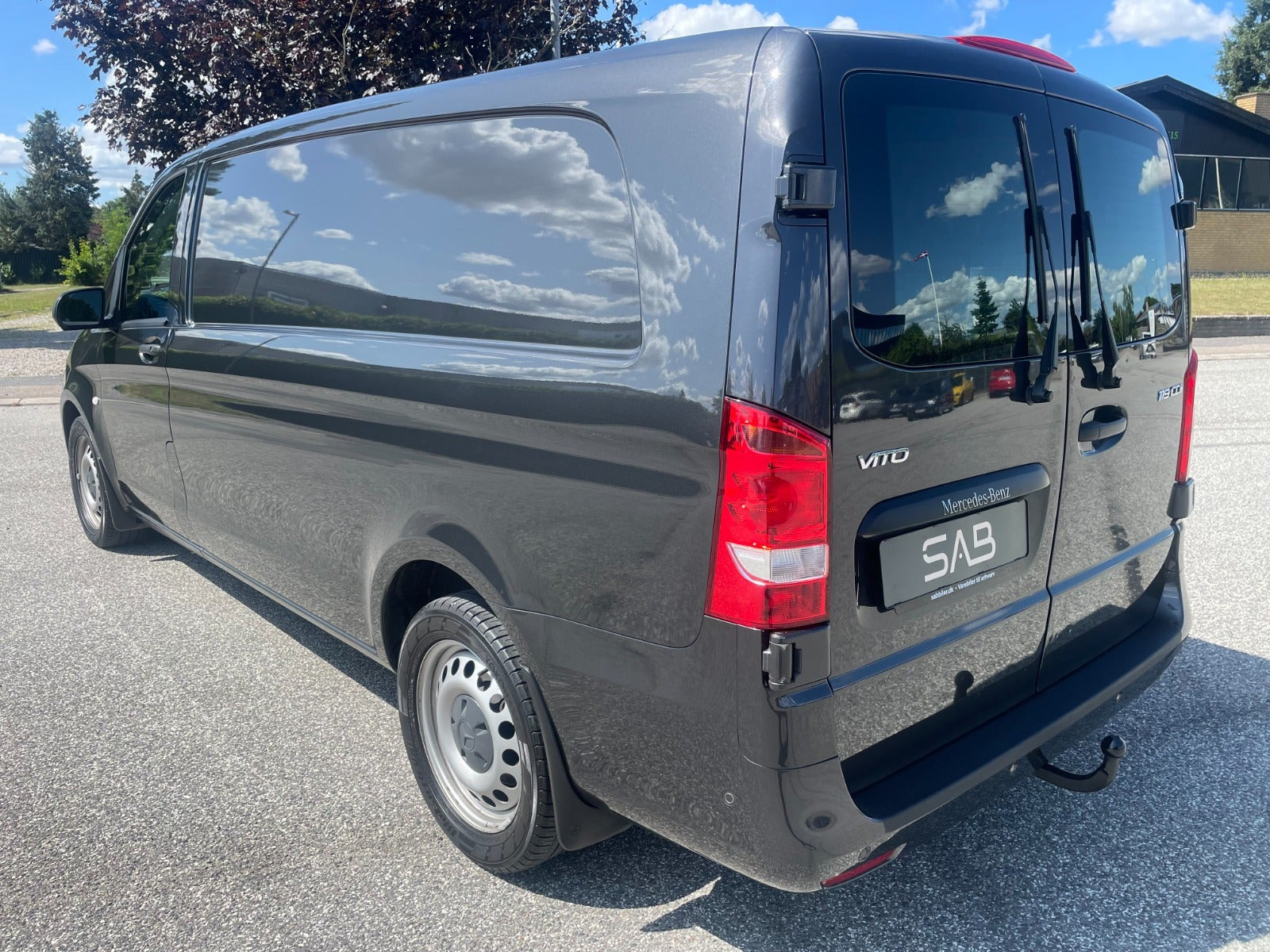 Sort Mercedes Vito 119 fra 2021