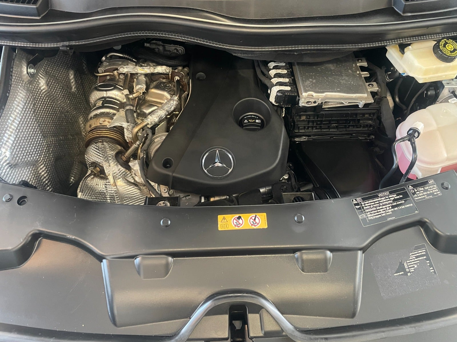 Sort Mercedes Vito 119 fra 2021