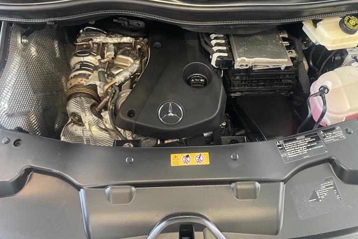 Sort Mercedes Vito 119 fra 2021