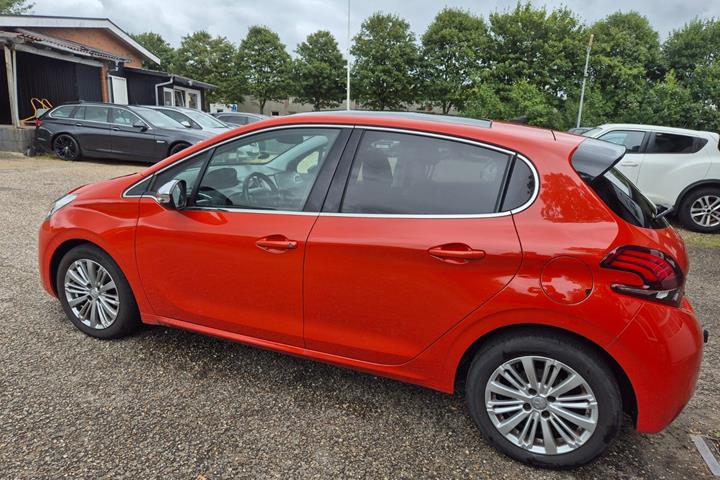Grøn Peugeot 208 fra 2018