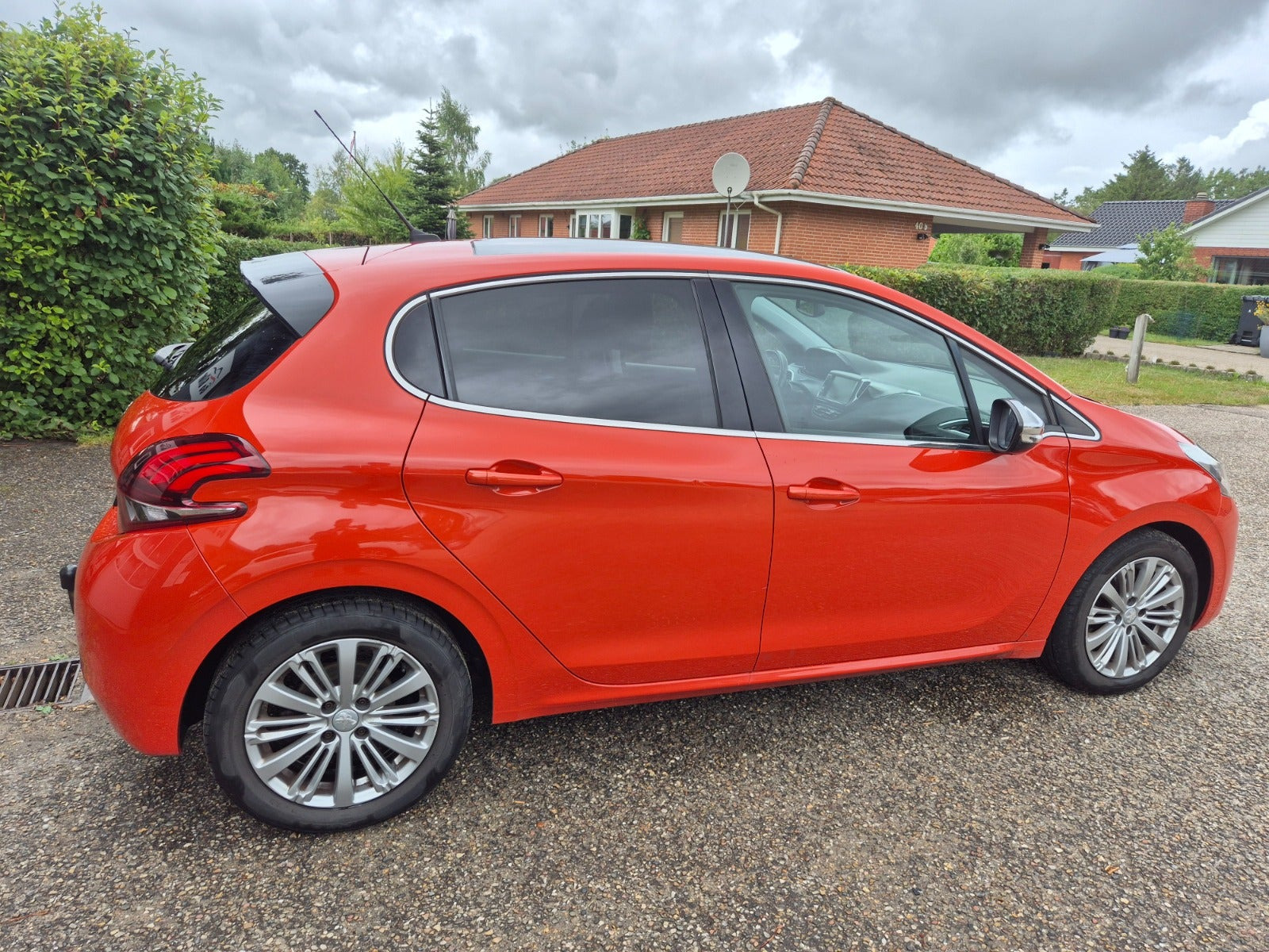Grøn Peugeot 208 fra 2018