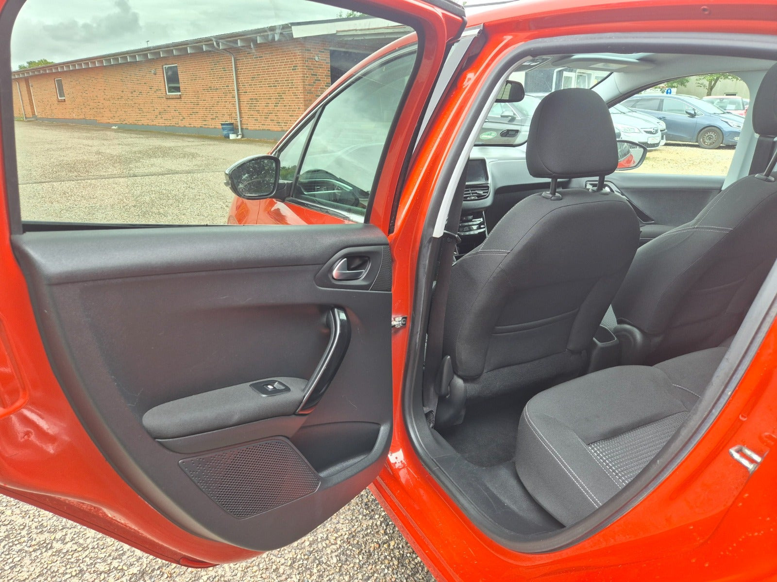 Grøn Peugeot 208 fra 2018