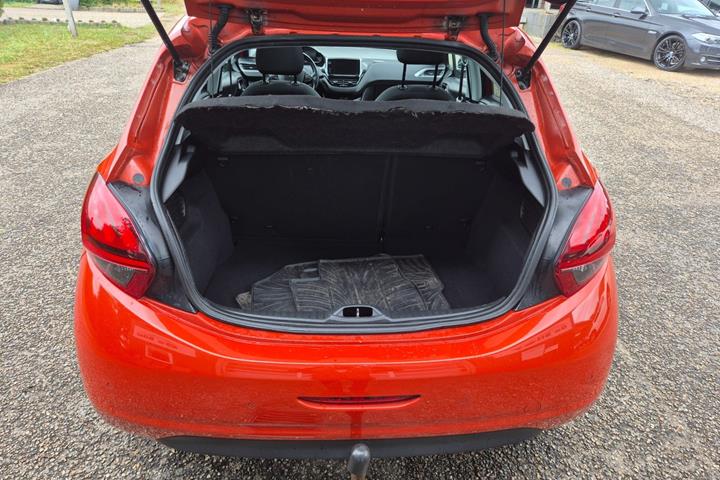 Grøn Peugeot 208 fra 2018