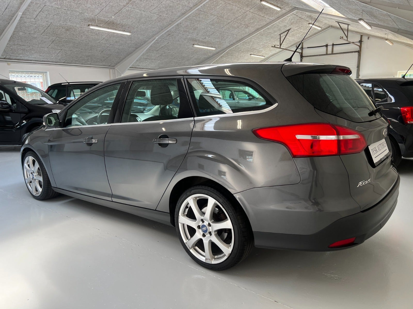 Grå Ford Focus fra 2016