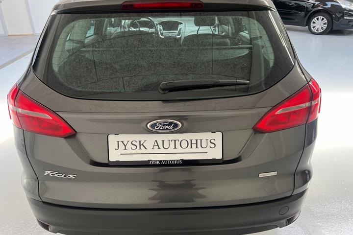 Grå Ford Focus fra 2016