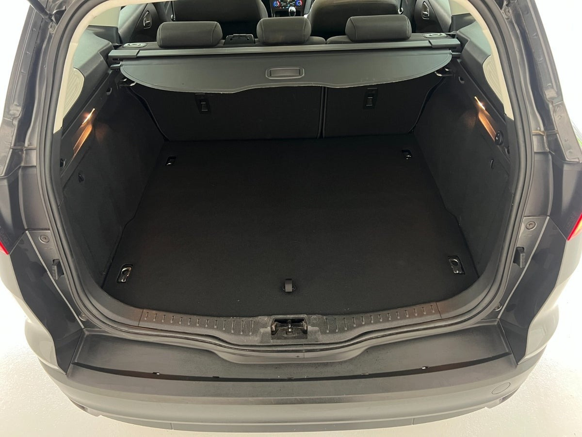 Grå Ford Focus fra 2016