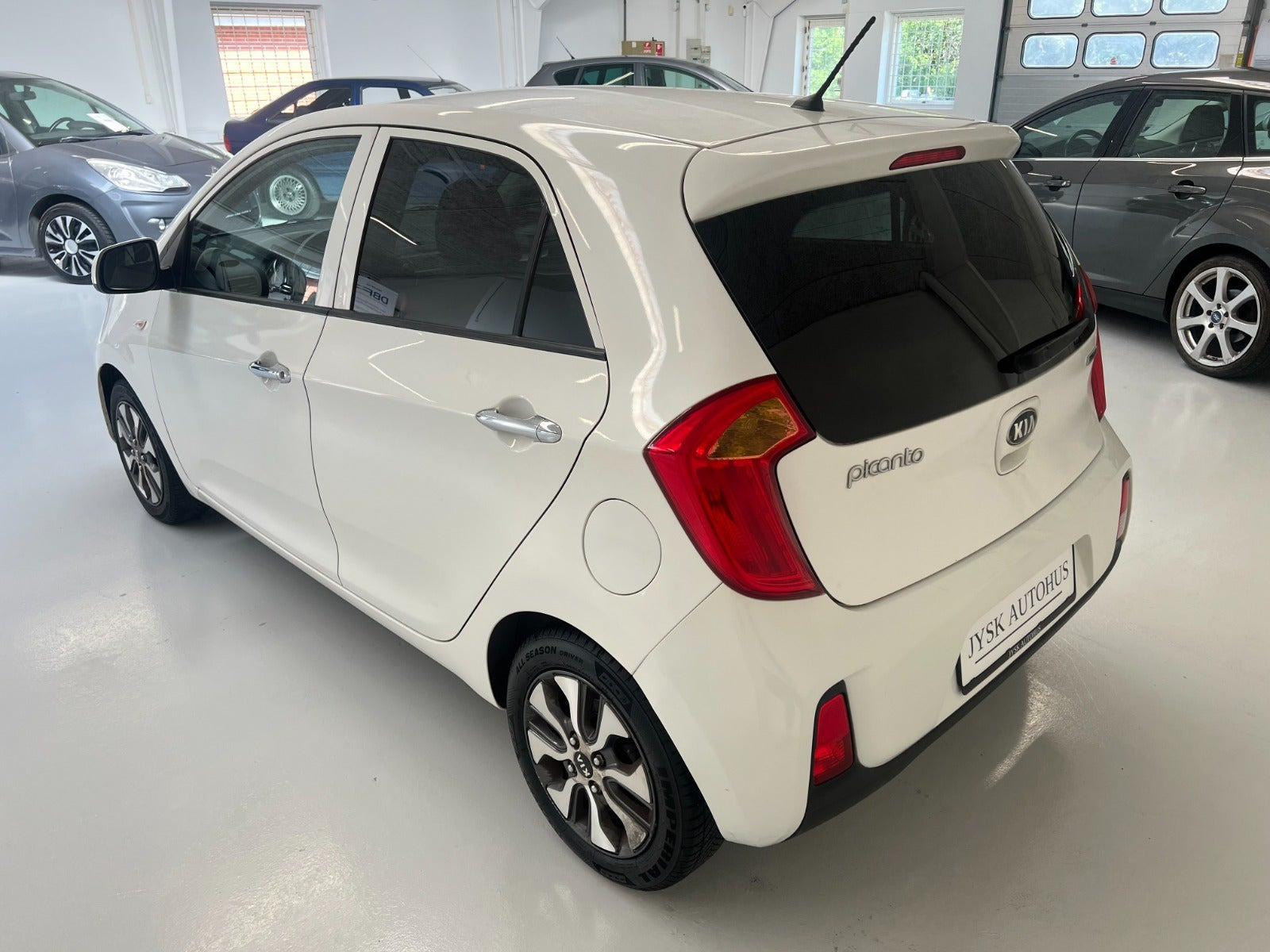Hvid Kia Picanto fra 2016