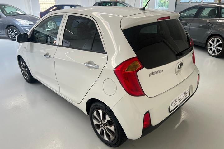 Hvid Kia Picanto fra 2016