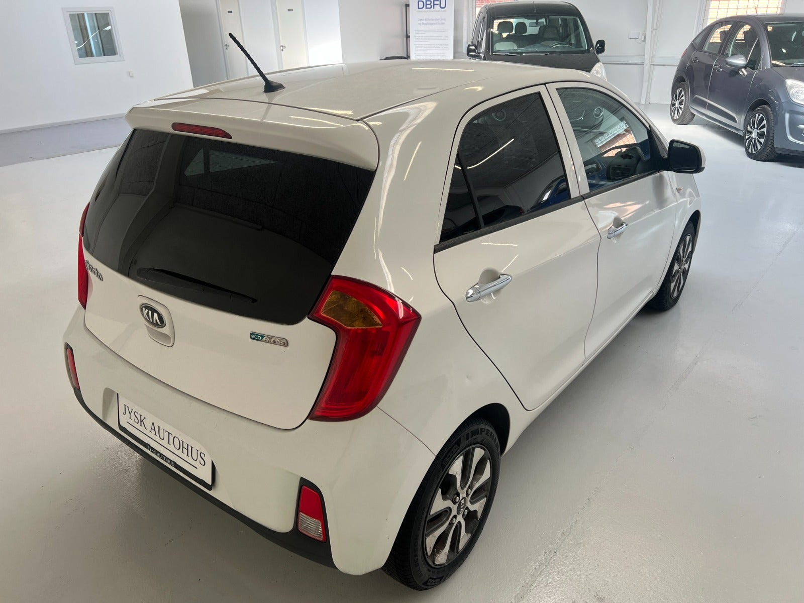Hvid Kia Picanto fra 2016