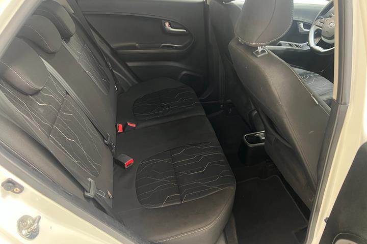 Hvid Kia Picanto fra 2016