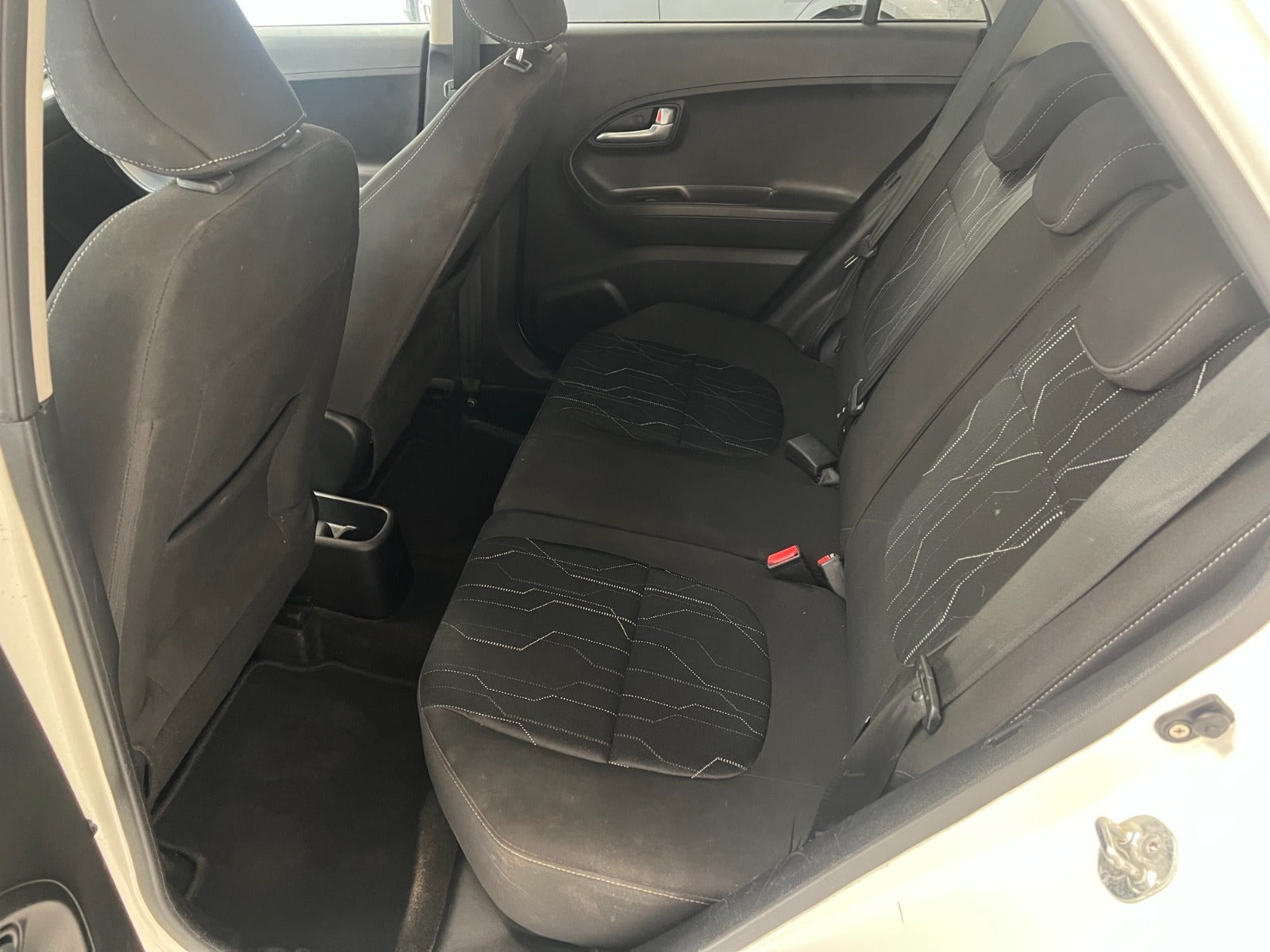 Hvid Kia Picanto fra 2016