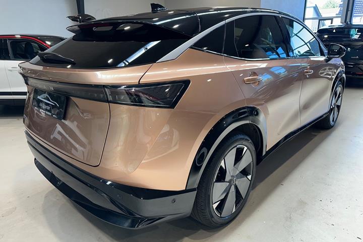 Bronze Nissan Ariya fra 2024