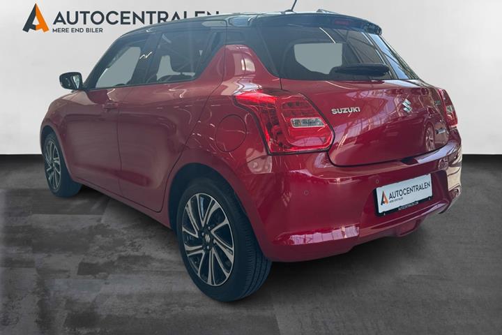 Rød Suzuki Swift fra 2020