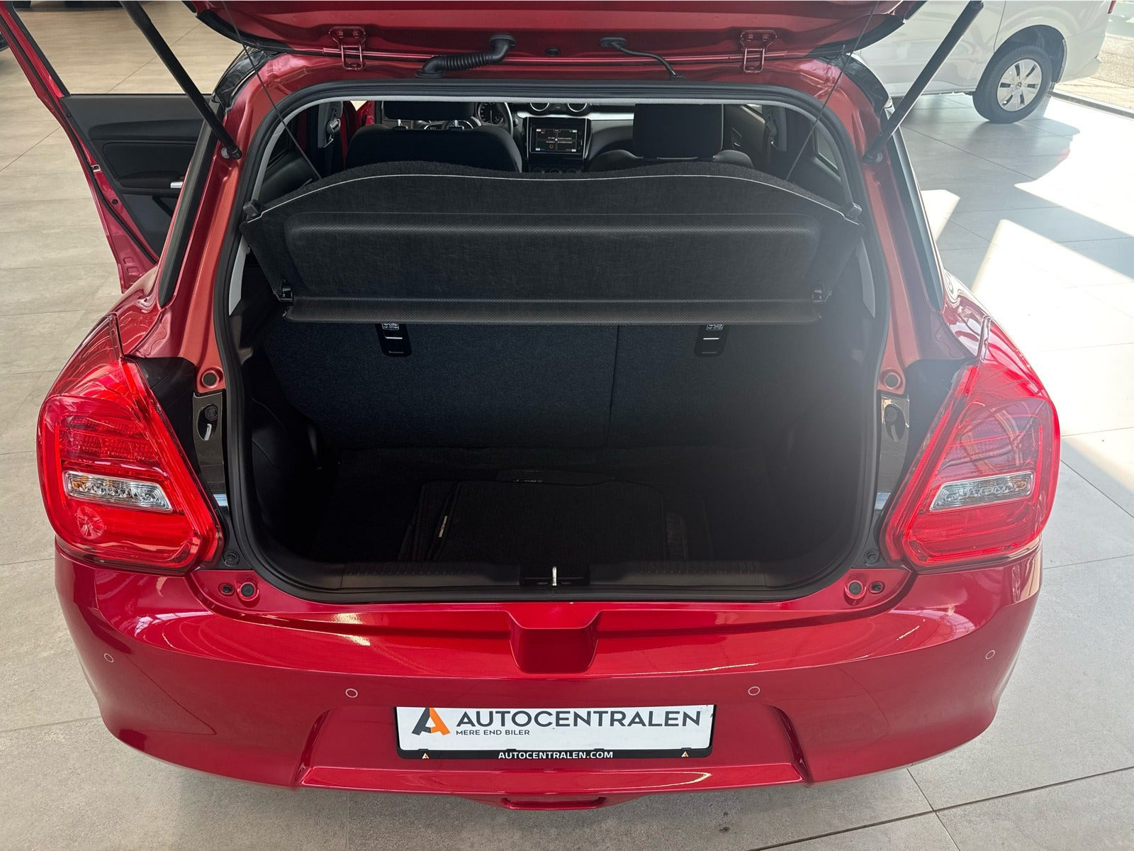 Rød Suzuki Swift fra 2020