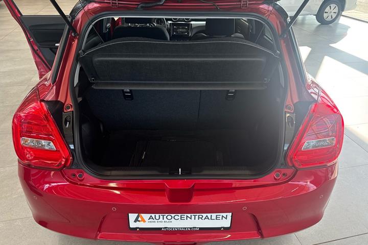 Rød Suzuki Swift fra 2020