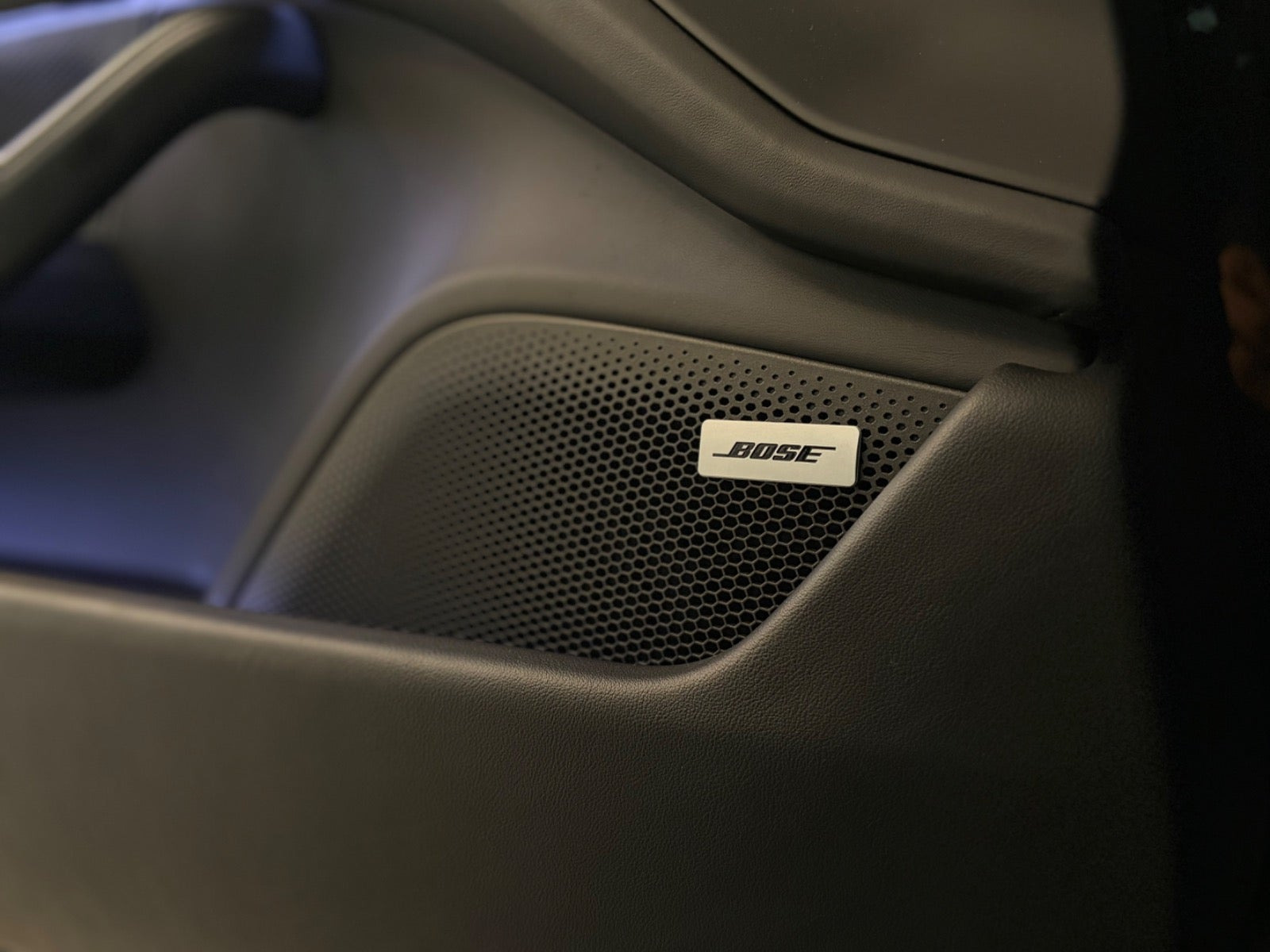 Grå Porsche Taycan 4S fra 2020