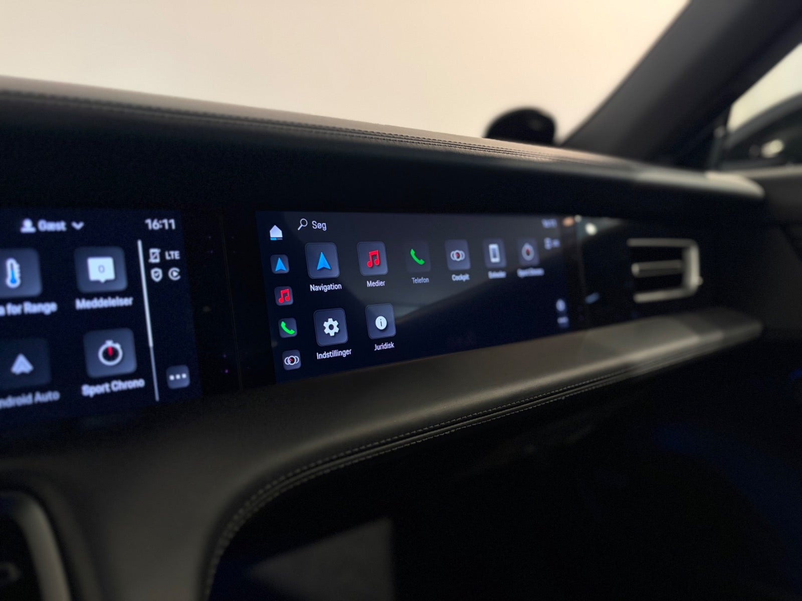 Grå Porsche Taycan 4S fra 2020