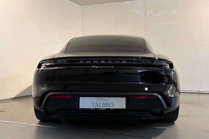 Grå Porsche Taycan 4S fra 2020
