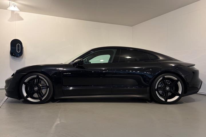 Grå Porsche Taycan 4S fra 2020
